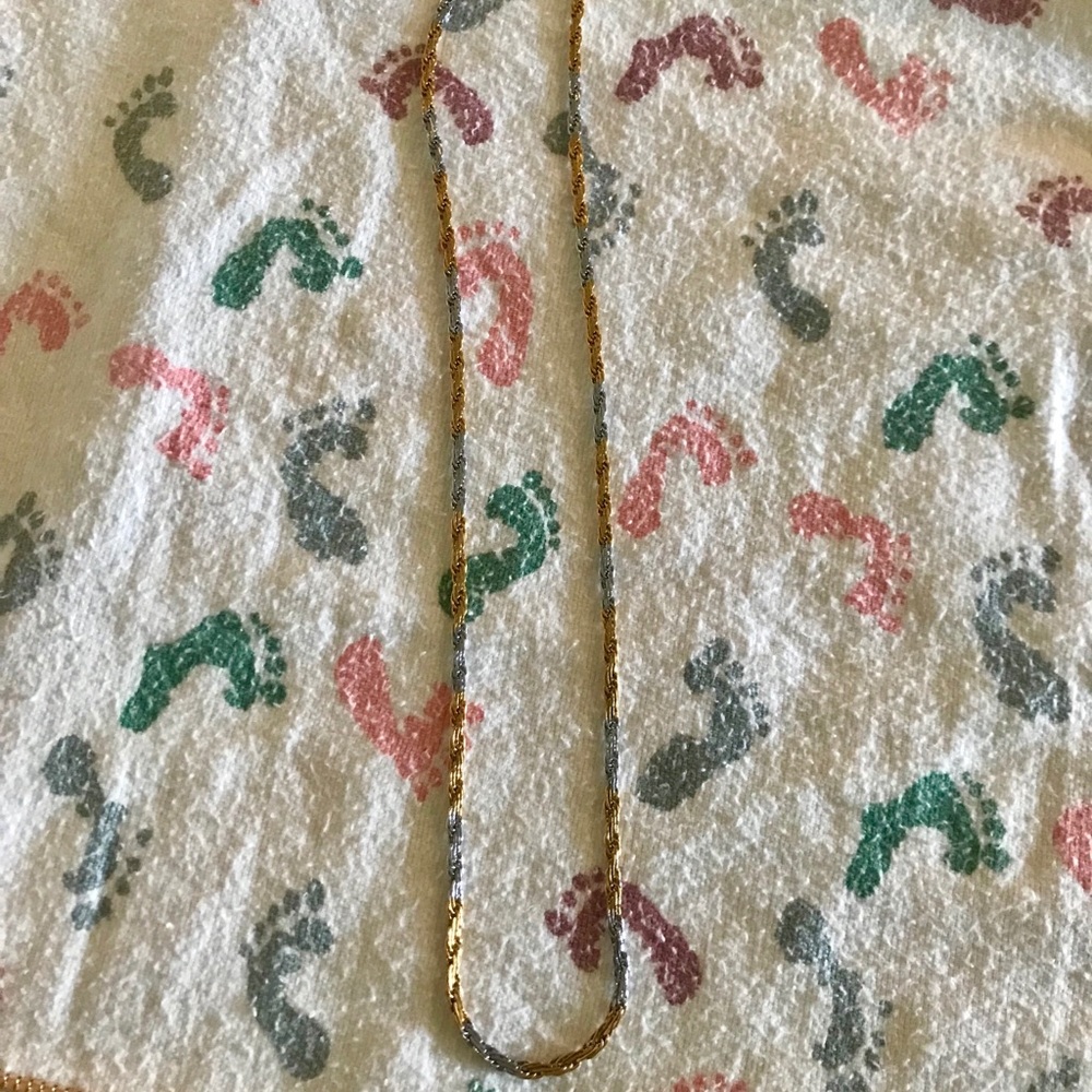 Two tone chain⚠️2 for 20⚠️